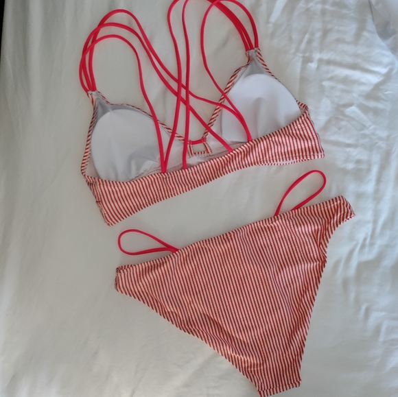 🆕Cupshe | Striped Seersucker Red & White 2 Pc String Bikini Swimsuit Size XXL - Picture 3 of 8